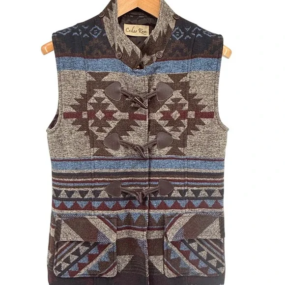 Cedar Rose Aztec Print Toggle Vest Women's Size Medium Southwestern Style - Picture 1 of 10
